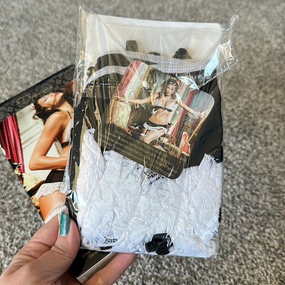 French maid lingerie - Picture 6 of 6